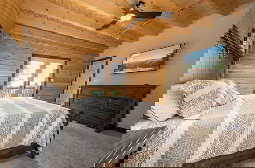 Photo 18 - Sunshine Chalet