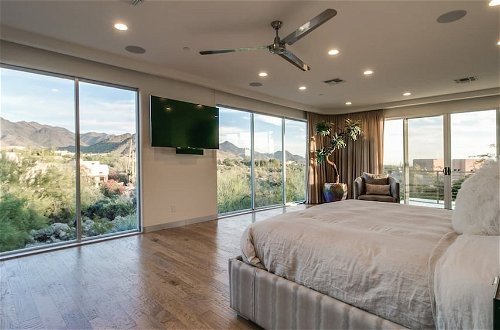 Foto 17 - Stunning Private & Modern N. Scottsdale Estate