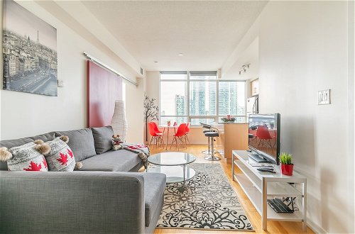 Photo 14 - Stylish 1BR in Heart of City 2204