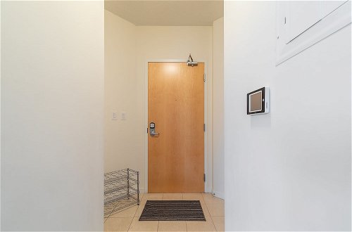 Photo 16 - Stylish 1BR in Heart of City 2204