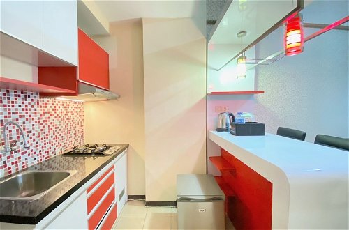 Photo 10 - Modern Designed 2Br At Suites @Metro Apartment