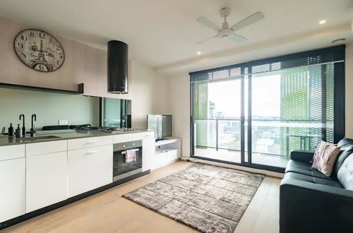 Photo 5 - Modern 1 Bedroom Apartment in St Kilda