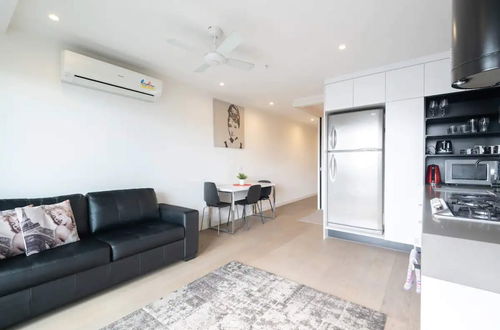 Photo 10 - Modern 1 Bedroom Apartment in St Kilda