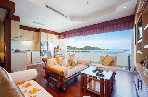 Foto 1 - Patong Tower Beach Apartment By Seesea