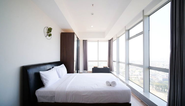 Foto 1 - Minimalist With Beautiful View 2Br At Grand Sungkono Lagoon Apartment