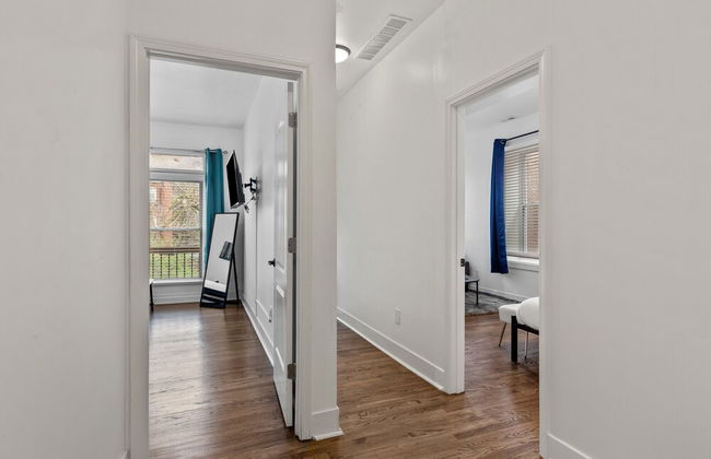 Expansive Downtown Home | JZ Vacation Rentals - Foto 30