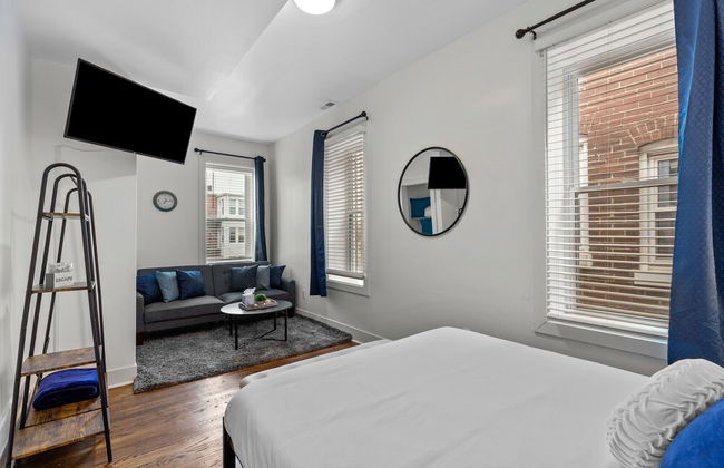 Expansive Downtown Home | JZ Vacation Rentals - Foto 5