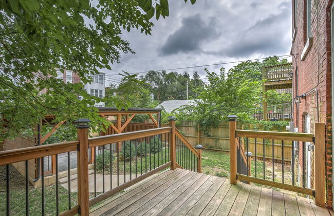 Expansive Downtown Home | JZ Vacation Rentals - Foto 36