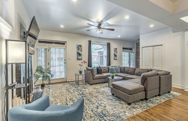 Expansive Downtown Home | JZ Vacation Rentals - Foto 1