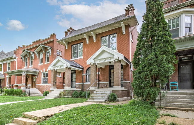 Expansive Downtown Home | JZ Vacation Rentals - Foto 41