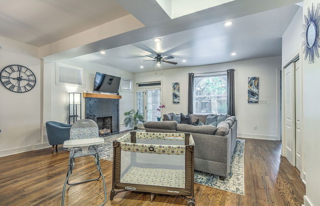 Expansive Downtown Home | JZ Vacation Rentals - Foto 15
