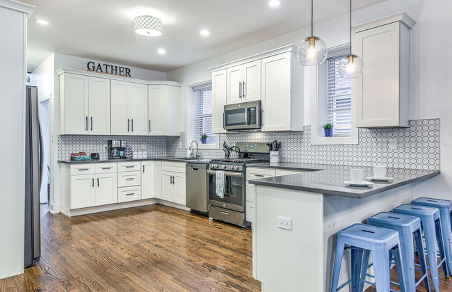 Expansive Downtown Home | JZ Vacation Rentals - Foto 8