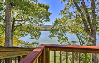Foto 3 - Ideal Chickamauga Lake Home + Dock & Fire Pit