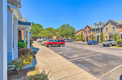 Foto 2 - Vibrant Pet-friendly Townhome w/ Smart Tvs