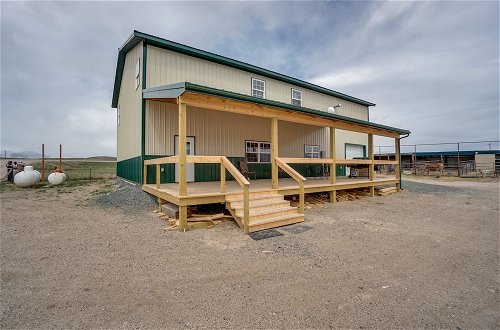 Foto 6 - Pet-friendly Lingle Ranch w/ Deck on 60 Acres