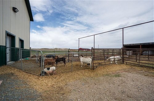 Foto 12 - Pet-friendly Lingle Ranch w/ Deck on 60 Acres