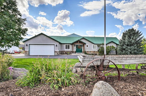 Photo 17 - Luxe Heber City Cabin + Hot Tub & Guest House