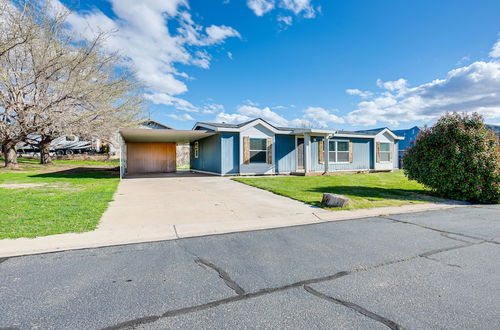 Photo 4 - La Verkin Home w/ Yard, Covered Patio & Grill