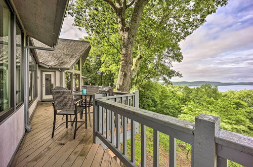 Foto 26 - Spacious Beaver Lake Home w/ Stunning Views