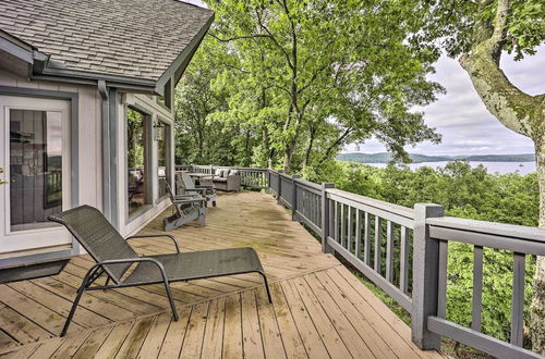 Photo 5 - Spacious Beaver Lake Home w/ Stunning Views