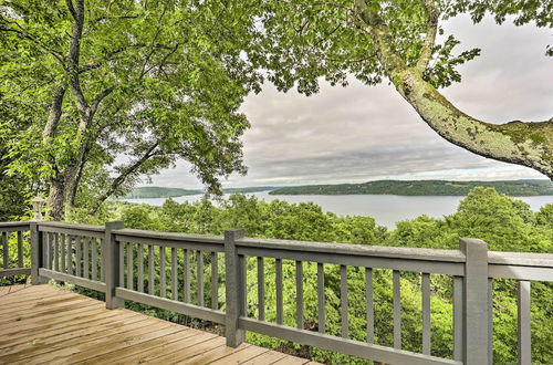 Photo 10 - Spacious Beaver Lake Home w/ Stunning Views