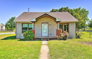 Foto 1 - Centrally Located Lawton Home: Dogs Welcome