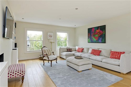 Foto 15 - Beautiful Spacious Open-planned 3 Bedroom Apartment in Earls Court