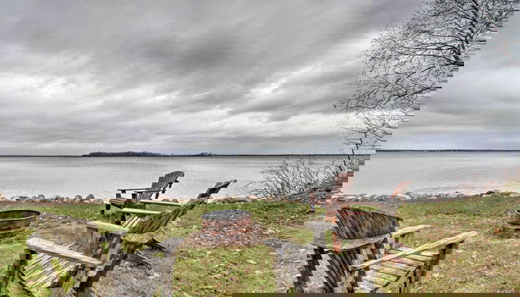 Foto 1 - Lakefront Retreat w/ Fire Pit, Dock & Grill