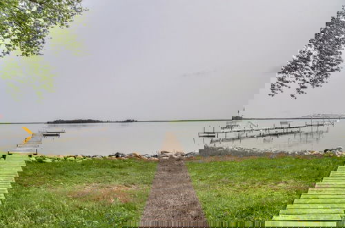 Foto 10 - Lakefront Retreat w/ Fire Pit, Dock & Grill