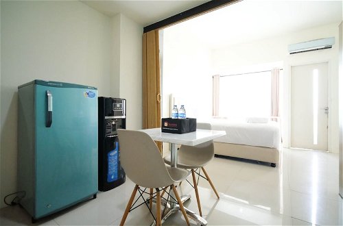 Photo 5 - Best Choice And Cozy Studio At The Square Apartment