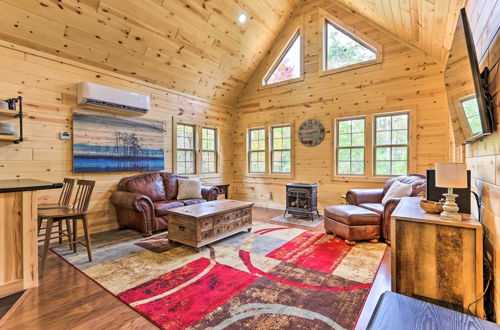 Photo 1 - Idyllic Cabin in the Heart of Hocking Hills