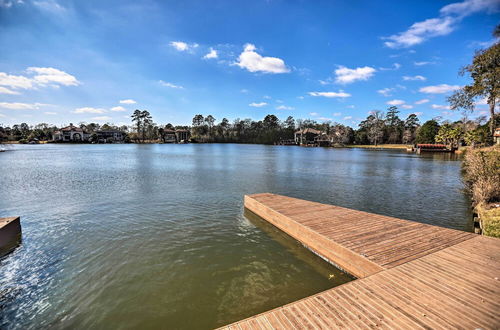 Foto 10 - Elegant Lake Conroe Townhome w/ Boat Slip