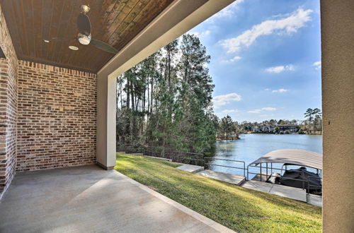 Foto 9 - Elegant Lake Conroe Townhome w/ Boat Slip