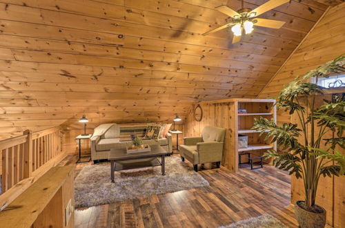 Photo 4 - Charming Log Cabin at Double JJ Ranch Resort