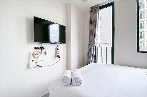 Photo 2 - Cozy Stay Studio Room At Osaka Riverview Pik 2 Apartment