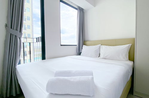 Photo 3 - Cozy Stay Studio Room At Osaka Riverview Pik 2 Apartment