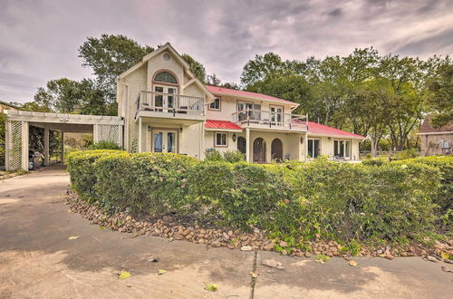 Photo 12 - Modern Lake Conroe House w/ Lakefront Park & Deck