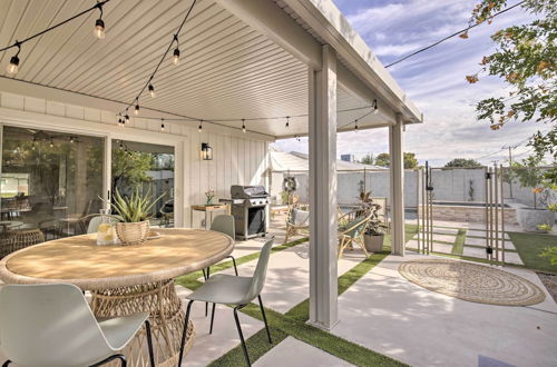 Photo 15 - Lavish Scottsdale Oasis: Game Room Veranda + Pool