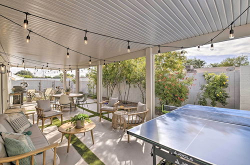 Photo 12 - Lavish Scottsdale Oasis: Game Room Veranda + Pool