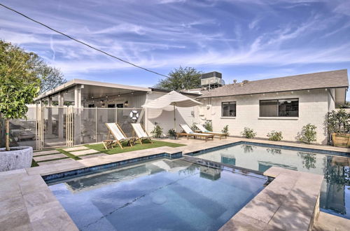 Photo 27 - Lavish Scottsdale Oasis: Game Room Veranda + Pool