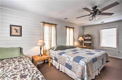 Foto 32 - Remote Retreat: Cozy Home w/ Big Pine Lake Access