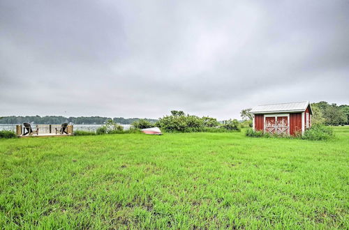 Photo 7 - Cozy Amish Country Cabin on Shipshewana Lake