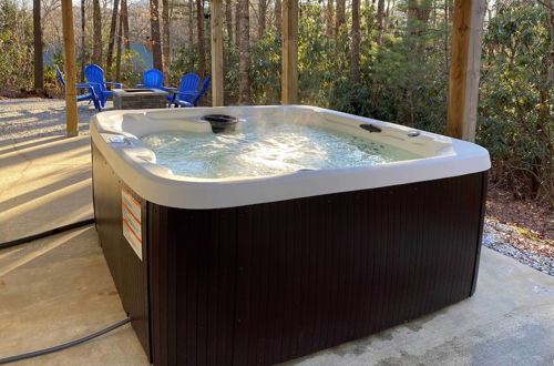 Foto 27 - North Carolina Retreat w/ Hot Tub, Deck & Fire Pit