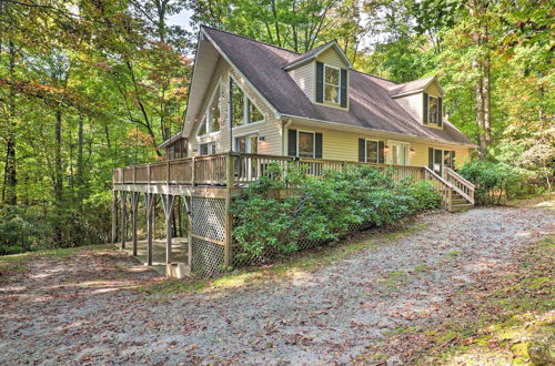 Foto 15 - North Carolina Retreat w/ Hot Tub, Deck & Fire Pit