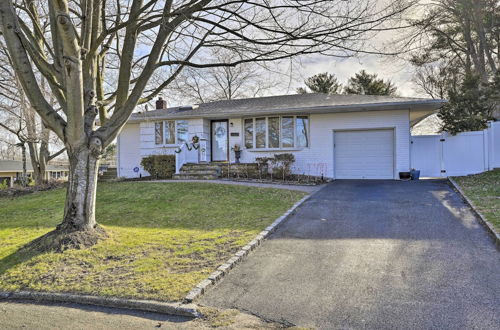 Photo 17 - Quiet Commack Cottage w/ Pool, 8 Mi to Beach