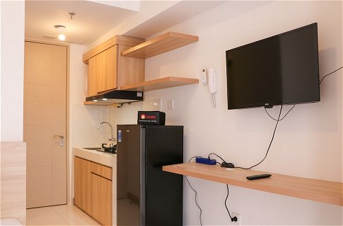 Photo 8 - Cozy Living Studio Room At Tokyo Riverside Pik 2 Apartment