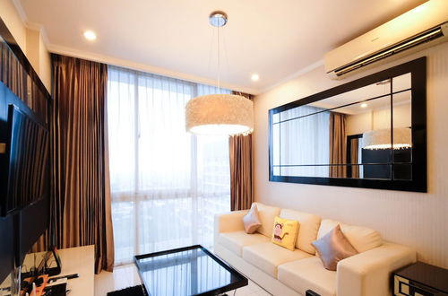 Foto 15 - Spacious 2Br At The Via And The Vue Apartment Surabaya