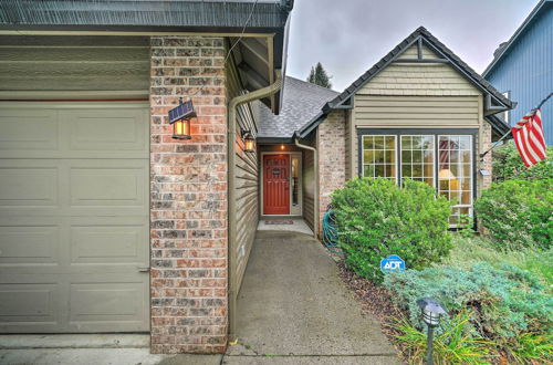 Photo 9 - Charming Vancouver Home - Patio & Fire Pit