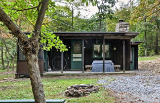 Foto 1 - Rustic Bedford Cabin Near Hunting & Fishing