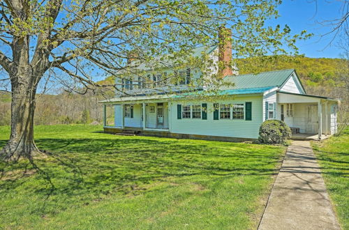 Photo 17 - Renovated KY Farmhouse Retreat w/ Pasture Views